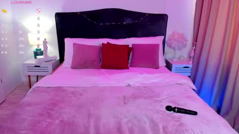 Snapshot of evastil chatting on 10.05.25 Eva online show from 10.05.25