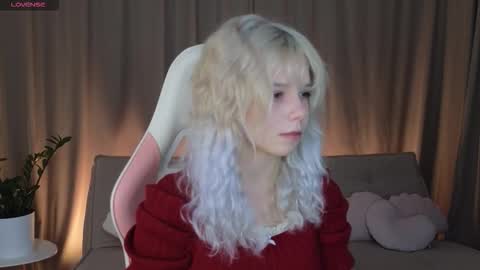 Snapshot of evasway chatting on 10.21.25 Eva online show from 10.21.25
