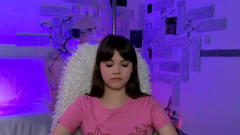 Snapshot of evathopson chatting on 04.25.26 Eva next stream - - 1600 UTC2000 online show from 04.25.26