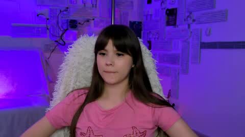 Snapshot of evathopson chatting on 04.25.26 Eva next stream - - 1600 UTC2000 online show from 04.25.26