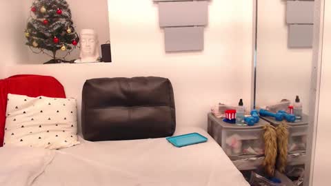 Eva Twiss online show from 01.13.26