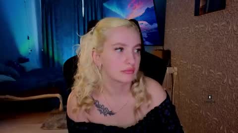 Snapshot of evavibe chatting on 05.17.26 evavibe online show from 05.17.26