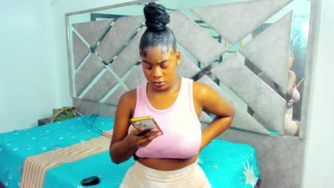 Eva And Emmanuel online show from 11.01.25