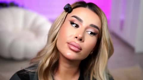 Snapshot of evazane chatting on 10.26.25 Eva online show from 10.26.25