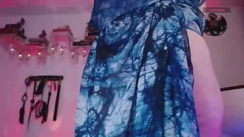 Eve Blue  friends. IG eve blue77 TW EveBlue 1 OF eveblue7 online show from 02.10.26