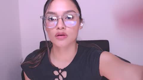 Snapshot of eve_rox18 chatting on 01.21.25 Eve Rox18 online show from 01.21.25