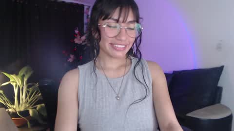Snapshot of eveelyn_20 chatting on 12.12.24 Kissed by an angel IG evee lyn20 online show from 12.12.24