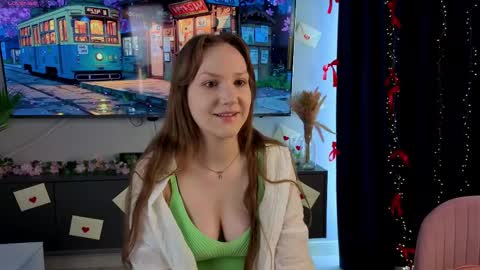 Snapshot of evegreenlee chatting on 05.23.26 evegreenlee online show from 05.23.26