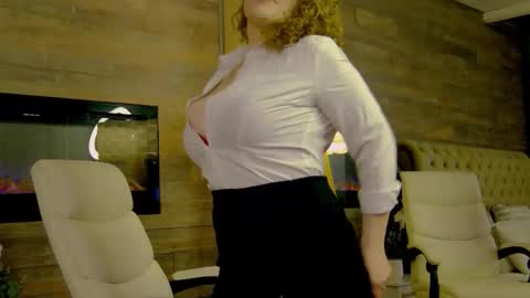 EveHamilton online show from 04.21.26