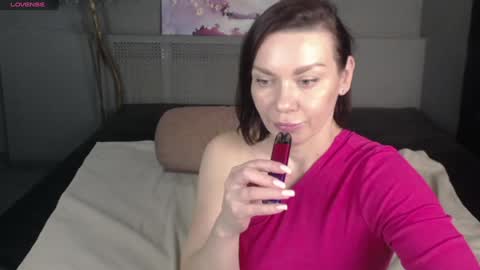 Snapshot of evelibston chatting on 02.04.25 EveLibston online show from 02.04.25