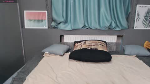 Snapshot of evelibston chatting on 02.24.25 EveLibston online show from 02.24.25