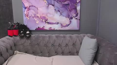 Snapshot of evelibston chatting on 11.15.25 EveLibston online show from 11.15.25