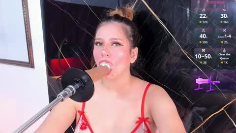 Snapshot of evelin_belen chatting on 09.11.25 EVELIN online show from 09.11.25