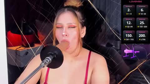 Snapshot of evelin_belen chatting on 09.24.25 EVELIN online show from 09.24.25