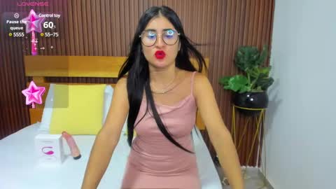 Snapshot of evelin_leroy chatting on 02.18.25 BELLA online show from 02.18.25