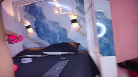 Snapshot of evelin_thompsson chatting on 09.25.25 cielo online show from 09.25.25