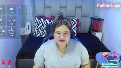 Snapshot of evelin_zaens chatting on 10.18.25 evelin zaens online show from 10.18.25