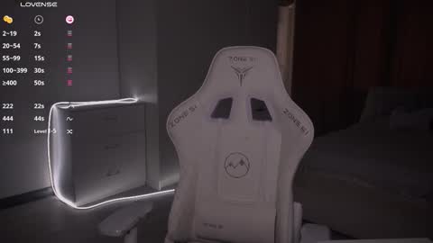 Evelina online show from 10.15.25