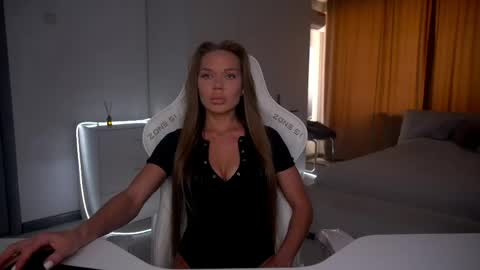 Snapshot of evelina_fox chatting on 05.11.26 Evelina online show from 05.11.26