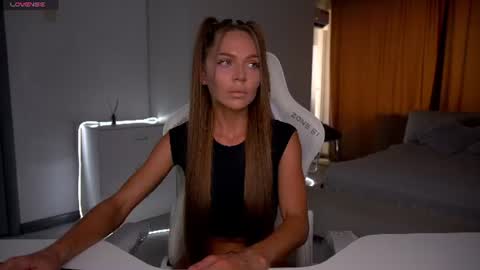 Evelina online show from 07.25.26