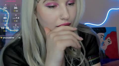 Snapshot of evelinalu chatting on 03.11.25 Evelina online show from 03.11.25