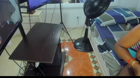 DAYANITA online show from 01.11.25