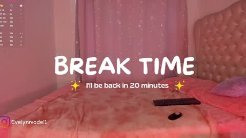 Snapshot of evelyn_evelyn chatting on 02.04.25 evelyn evelyn online show from 02.04.25