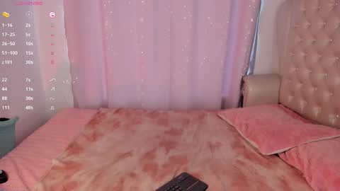 Snapshot of evelyn_evelyn chatting on 10.29.25 evelyn evelyn online show from 10.29.25