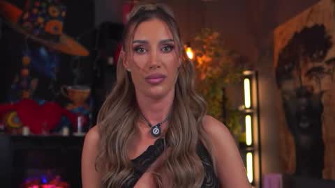 Evelyn online show from 03.10.26