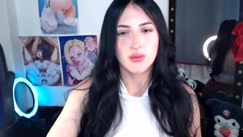 Snapshot of evelyn_sheeran chatting on 07.12.26 Julieta online show from 07.12.26