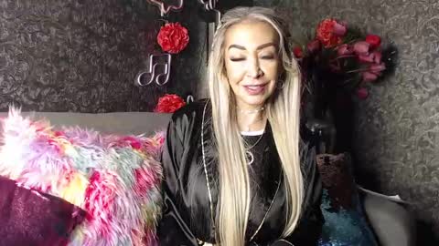 EvelynaGrey online show from 01.27.25