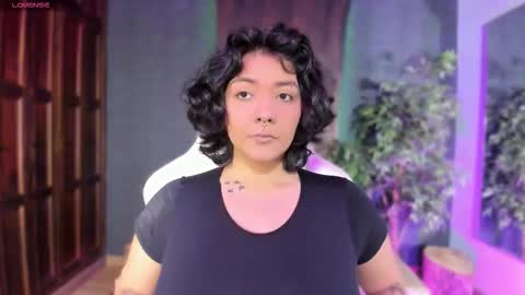 Snapshot of evelynaradia chatting on 11.05.25 Evelyn online show from 11.05.25