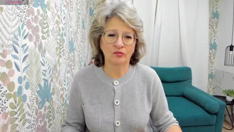 Snapshot of evelynblissful chatting on 12.02.24 Evelyn online show from 12.02.24