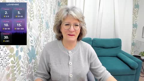 Snapshot of evelynblissful chatting on 12.10.24 Evelyn online show from 12.10.24