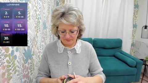 Snapshot of evelynblissful chatting on 01.24.25 Evelyn online show from 01.24.25