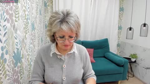 Snapshot of evelynblissful chatting on 02.03.25 Evelyn online show from 02.03.25