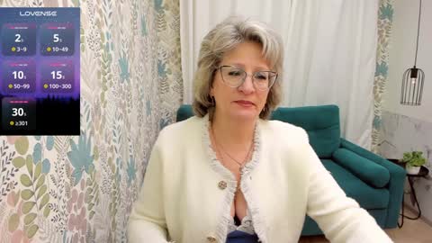 Snapshot of evelynblissful chatting on 02.06.25 Evelyn online show from 02.06.25