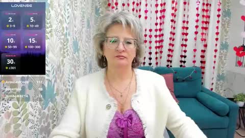 Snapshot of evelynblissful chatting on 02.18.25 Evelyn online show from 02.18.25