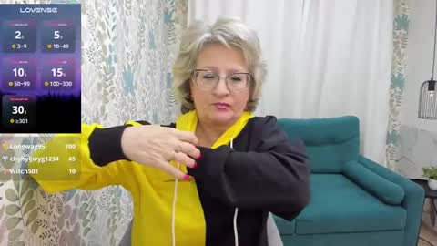 Snapshot of evelynblissful chatting on 03.11.25 Evelyn online show from 03.11.25