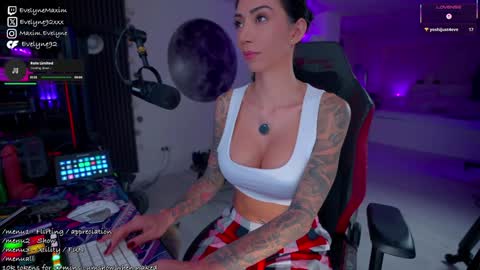 Evelyne online show from 03.12.26