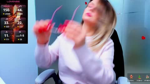 Snapshot of evelyne_rose chatting on 01.09.25 evelyne_rose online show from 01.09.25