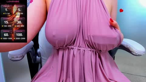 Snapshot of evelyne_rose chatting on 01.14.25 evelyne_rose online show from 01.14.25