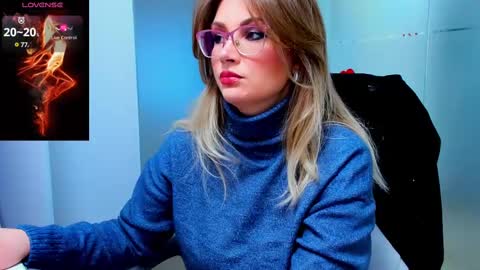 Snapshot of evelyne_rose chatting on 02.21.25 evelyne_rose online show from 02.21.25