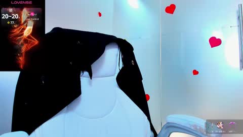 Snapshot of evelyne_rose chatting on 03.10.25 evelyne_rose online show from 03.10.25