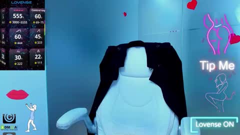 Snapshot of evelyne_rose chatting on 10.24.25 evelyne_rose online show from 10.24.25