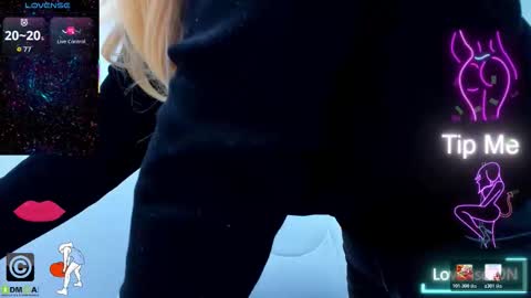 Snapshot of evelyne_rose chatting on 01.17.26 evelyne_rose online show from 01.17.26