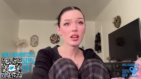 Snapshot of evelynforever chatting on 01.17.25 Evelyn online show from 01.17.25