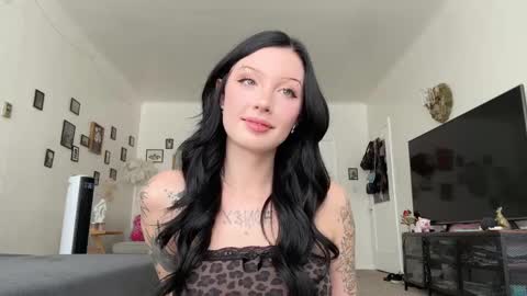 Snapshot of evelynforever chatting on 09.17.25 Evelyn online show from 09.17.25