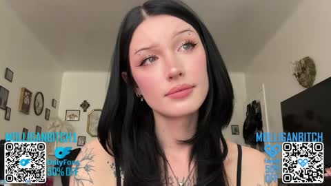 Snapshot of evelynforever chatting on 05.21.26 Evelyn online show from 05.21.26