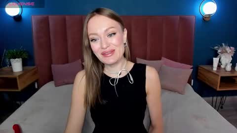 Evelyn online show from 11.30.25